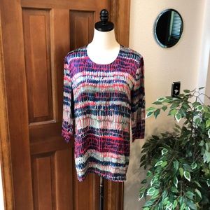 Hugo Boss blouse.
Barely worn twice, at most.
Elegant and classy!